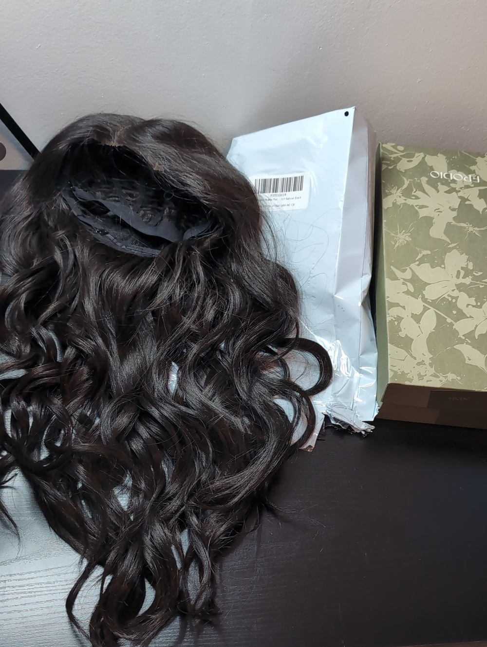 24-in Glueless Synthetic Body Wave Middle Part Wig Natural Black